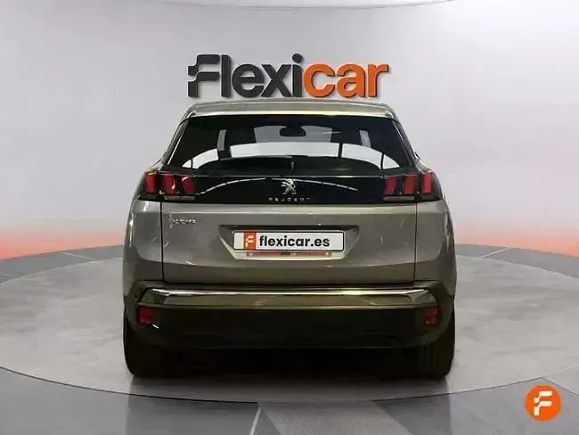 Usado Peugeot 3008 Allure 130 CV (95 kW) 2023 Gris SUV