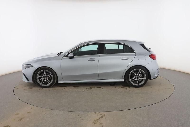 Usado Mercedes A180 AMG line 150 CV (110 kW) 2024 Gris Utilitario