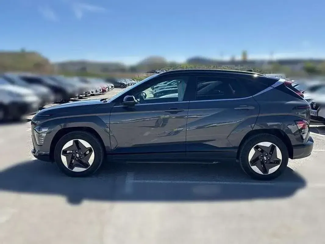 Usado Hyundai Kona Blackline 150 kW (204 CV) 2025 Gris SUV