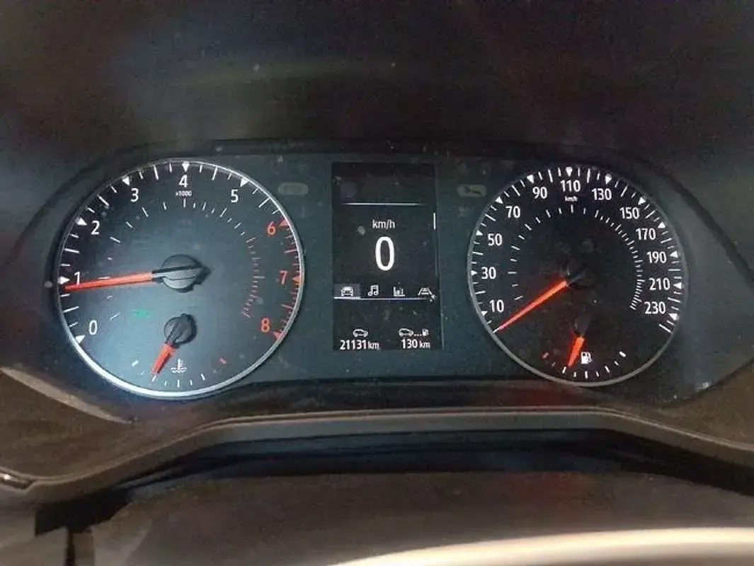 Usado Renault Clio LIMITED 91 CV (66 kW) 2022 Naranja Utilitario