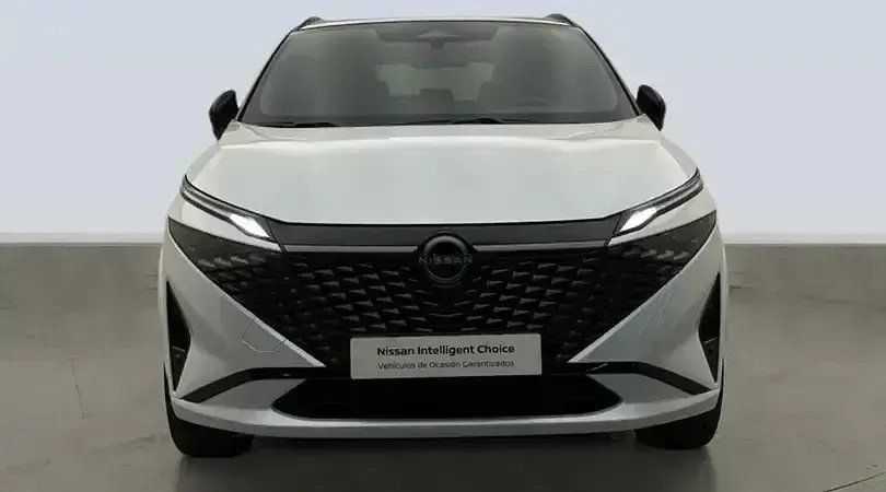 Usado Nissan Qashqai 140 CV (102 kW) 2025 Lunar white con techo midnight SUV