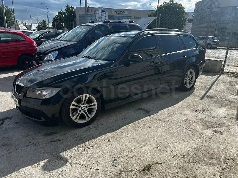 Usado BMW 320 177 CV (130 kW) 2008 Negro Familiar