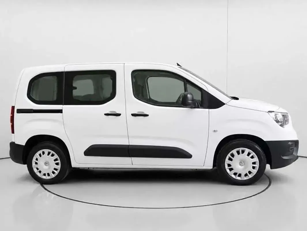 Usado Opel Combo Edition 102 CV (75 kW) 2022 Blanco Monovolumen