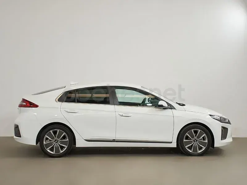 Usado Hyundai Ioniq 141 CV (103 kW) 2018 Blanco Utilitario