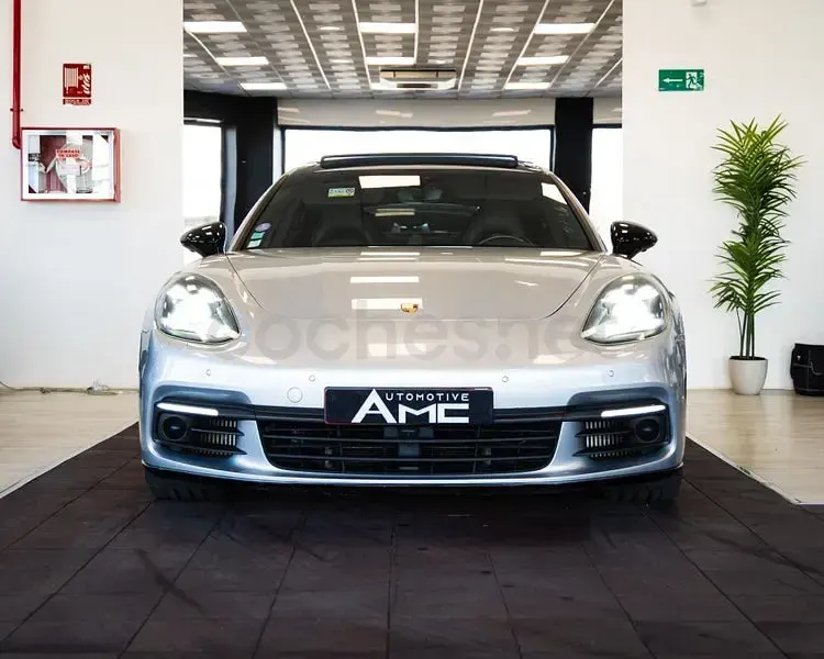 Usado Porsche Panamera 4 E-Hybrid 462 CV (339 kW) 2018 Gris / plata Utilitario