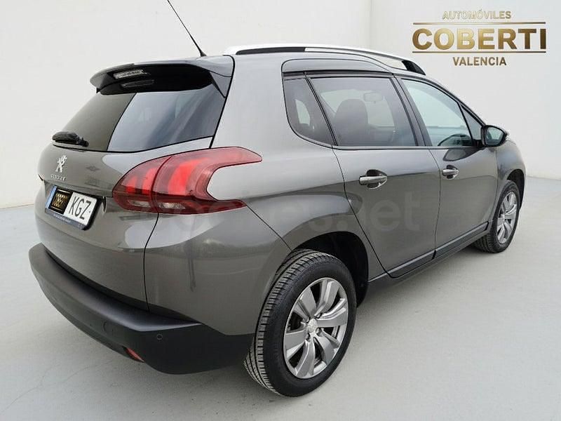 Usado Peugeot 2008 Style 82 CV (60 kW) 2018 Gris / plata SUV