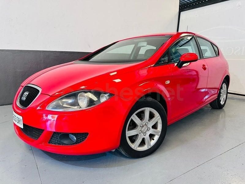 Usado Seat Leon Reference 105 CV (77 kW) 2006 Rojo Utilitario