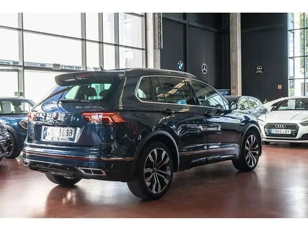 Usado VW Tiguan R-line 150 CV (110 kW) 2021 Azul SUV