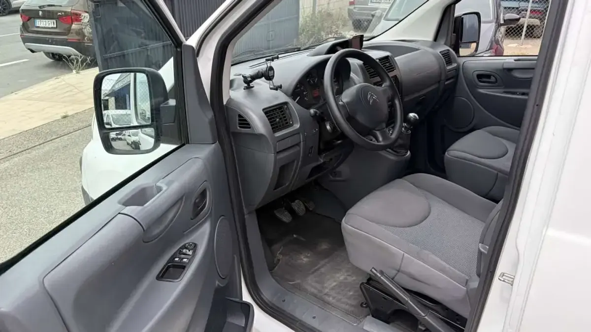 Usado Citroën Jumpy 128 CV (94 kW) 2016 Blanco Monovolumen