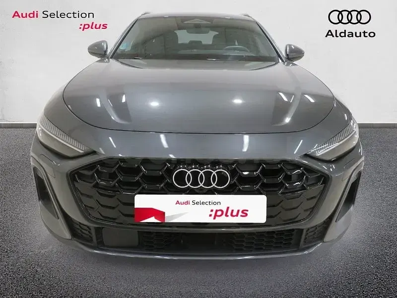 Usado Audi A5 204 CV (150 kW) 2025 Gris / plata Familiar