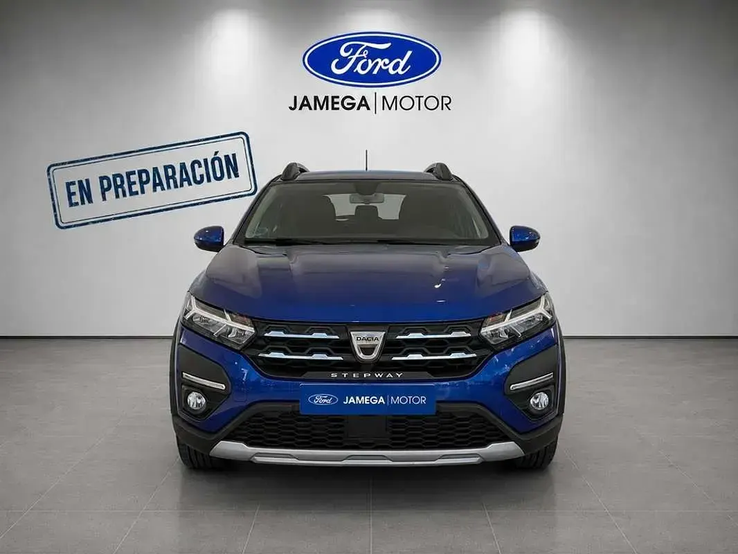 Usado Dacia Sandero Comfort 91 CV (66 kW) 2022 Azul Utilitario