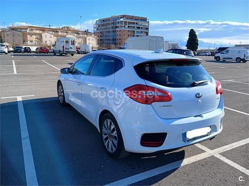 Usado Kia Ceed GT 90 CV (66 kW) 2018 Blanco Berlina
