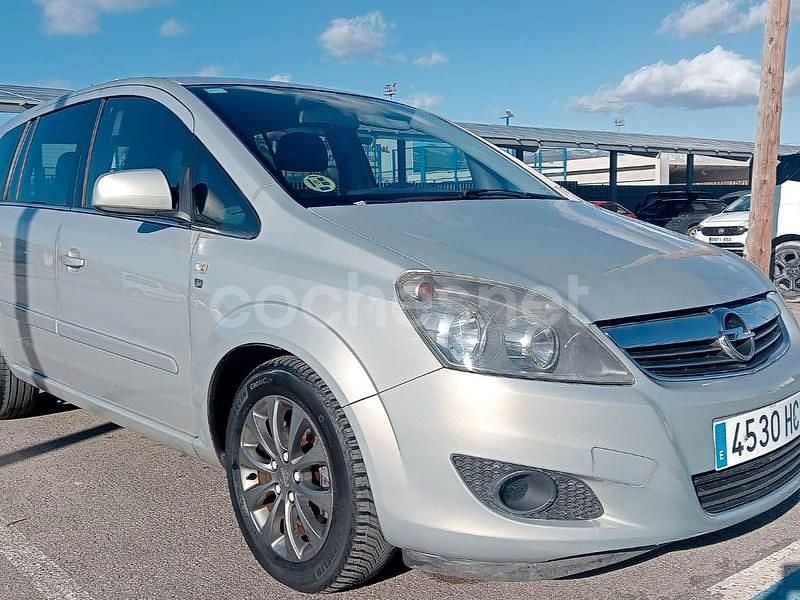 Beige Usado 2011 Opel Zafira Family Monovolumen | 4500 € (Buen precio) - Imagen 1/4