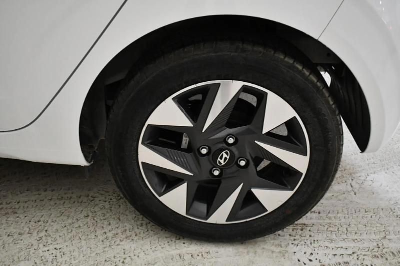 Usado Hyundai i10 63 CV (46 kW) 2025 Blanco Utilitario