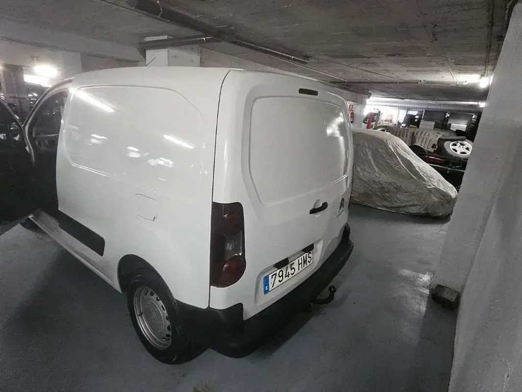Usado Citroën Berlingo Attraction 91 CV (66 kW) 2012 Blanco Monovolumen
