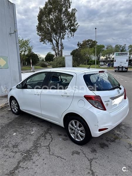 Brugt Toyota Yaris Active 90 HK (66 kW) 2012 Hvid Hatchback