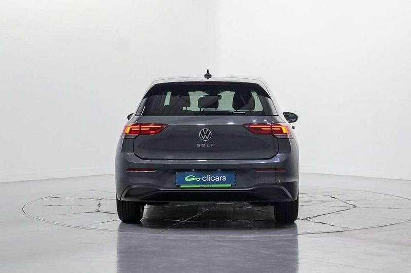 Usado VW Golf VIII Life 110 CV (80 kW) 2023 Azul Utilitario