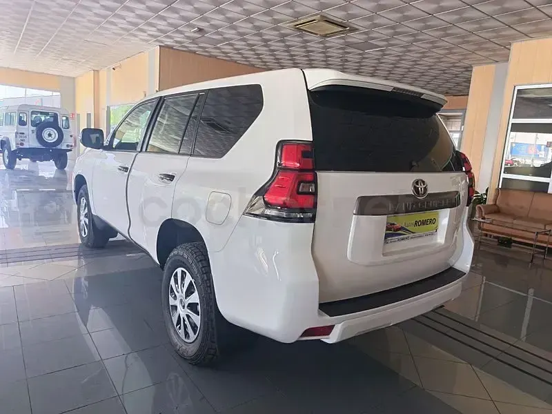 Usado Toyota Land Cruiser 204 CV (150 kW) 2023 Blanco SUV