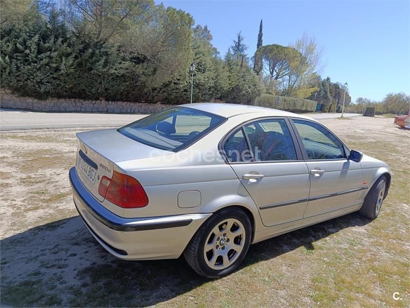 Usado BMW 320 136 CV (100 kW) 2002 Gris / plata Berlina