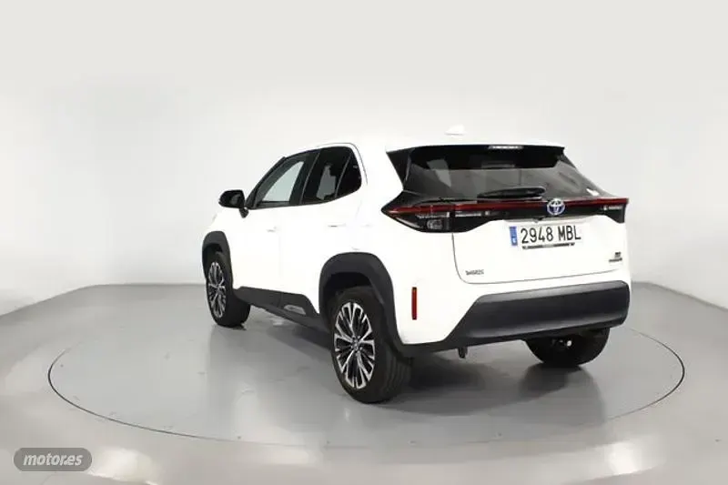 Usado Toyota Yaris Cross Style 116 CV (85 kW) 2022 Blanco SUV