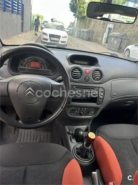 Usado Citroën C2 70 CV (51 kW) 2005 Rojo Utilitario