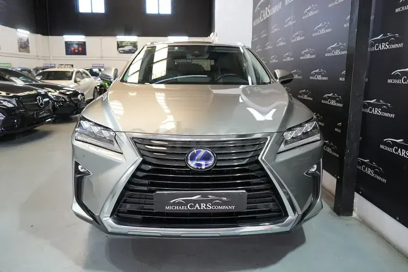 Usado Lexus RX450hL Executive Line 313 CV (230 kW) 2018 Gris / plata SUV