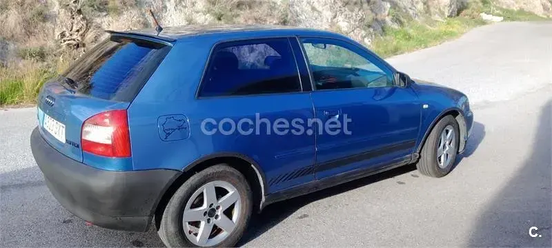 Usado Audi A3 Ambition 110 CV (80 kW) 2002 Azul Utilitario