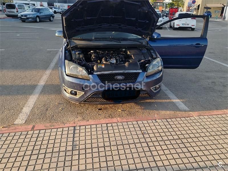Usado Ford Focus Trend 90 CV (66 kW) 2007 Azul Berlina