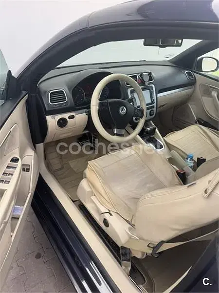 Usado VW Eos Individual 140 CV (102 kW) 2007 Azul Descapotable