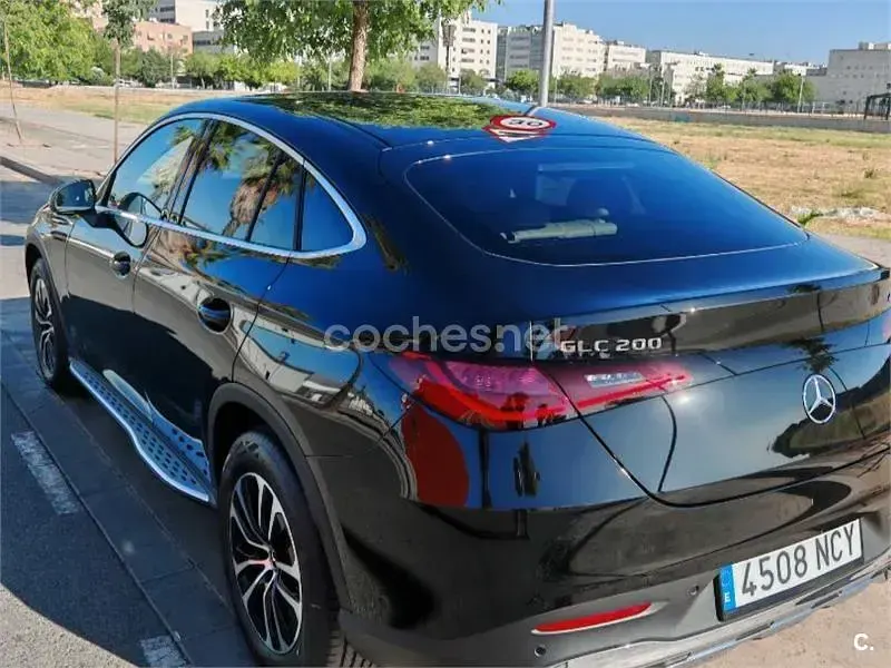 Usado Mercedes GLC200 204 CV (150 kW) 2025 Negro SUV
