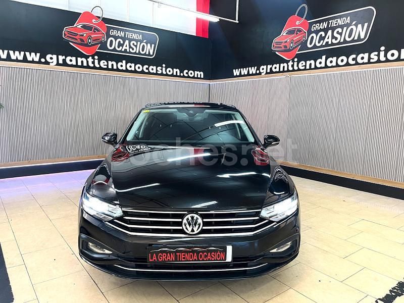 Usado VW Passat Executive 120 CV (88 kW) 2020 Negro Berlina