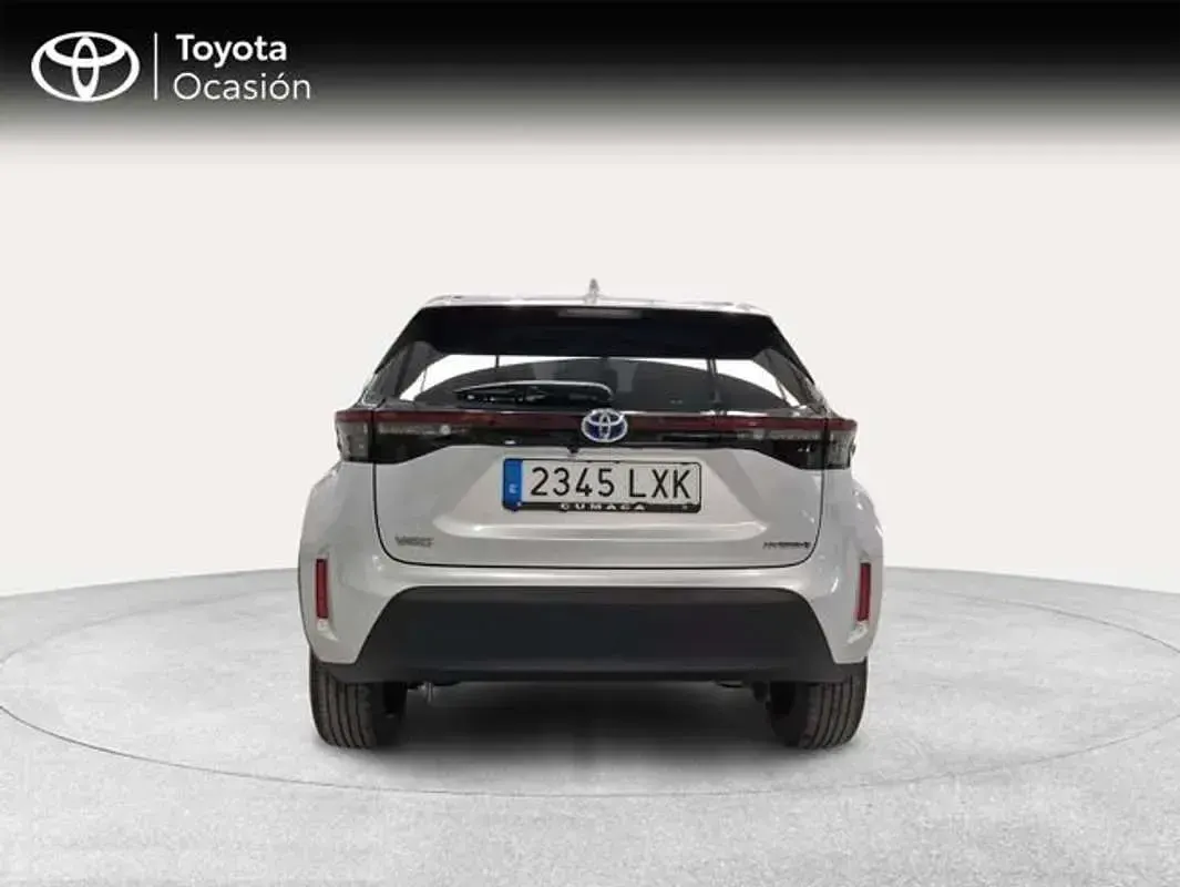 Usado Toyota Yaris Cross Plus 116 CV (85 kW) 2022 Plateado SUV