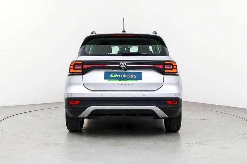 Usado VW T-Cross Advance 110 CV (80 kW) 2021 Gris SUV