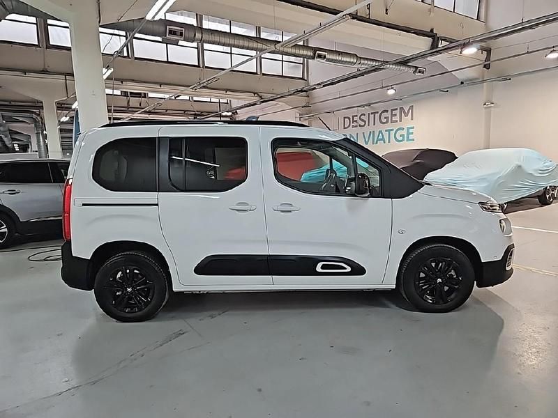 Usado Citroën Berlingo Shine 100 kW (136 CV) 2024 Blanco Monovolumen