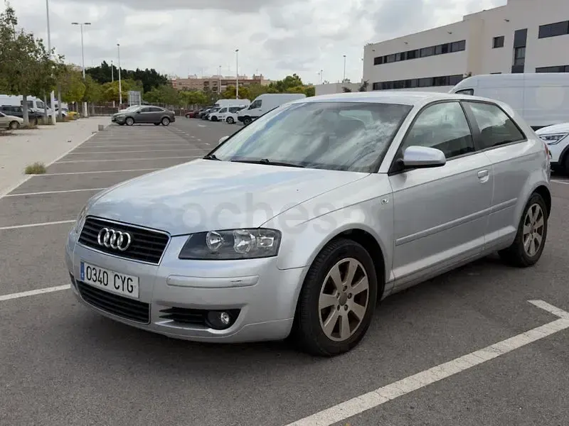 Usado Audi A3 Ambition 105 CV (77 kW) 2004 Gris / plata Utilitario