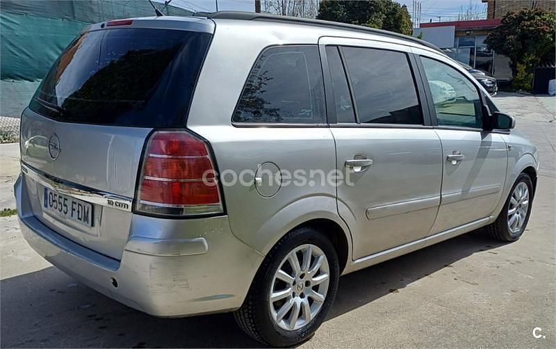 Usado Opel Zafira Cosmo 120 CV (88 kW) 2007 Gris / plata Monovolumen