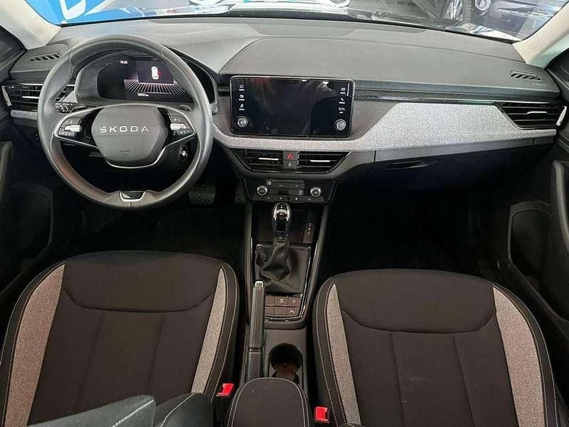Usado Skoda Kamiq Selection 116 CV (85 kW) 2025 Negro SUV