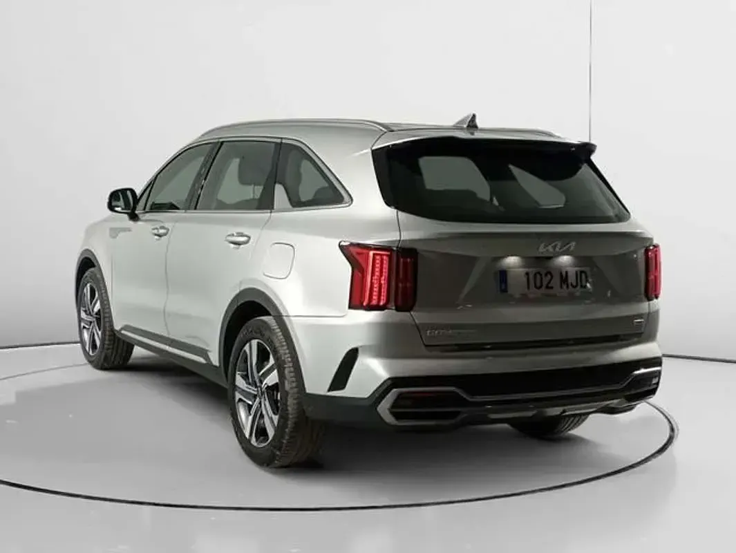 Usado Kia Sorento 232 CV (170 kW) 2023 Gris SUV