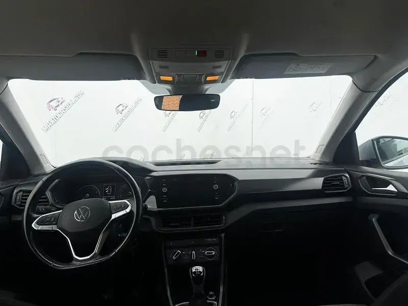 Usado VW T-Cross Advance 95 CV (69 kW) 2022 Gris / plata SUV
