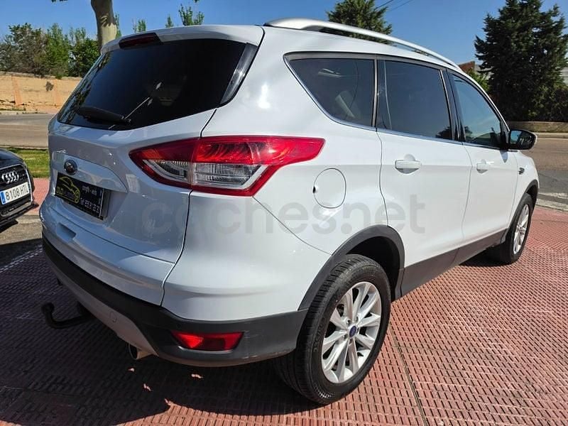 Usado Ford Kuga Titanium S 180 CV (132 kW) 2015 Blanco SUV