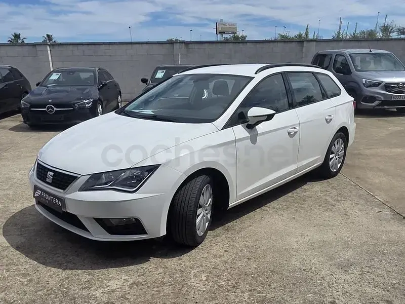 Usado Seat Leon Reference 115 CV (84 kW) 2019 Blanco Familiar