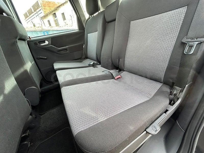 Usado Opel Meriva Cosmo 100 CV (73 kW) 2006 Negro Monovolumen