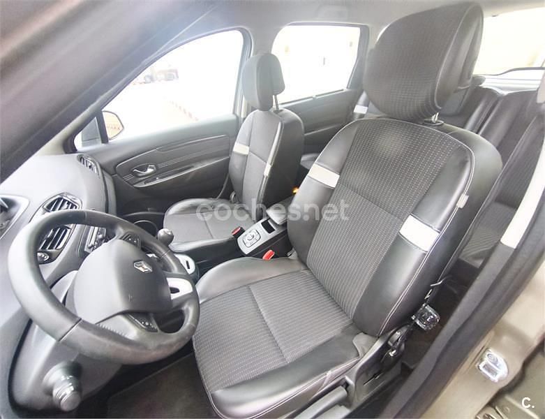 Usado Renault Grand Scénic III Dynamique 110 CV (80 kW) 2012 Beige Monovolumen