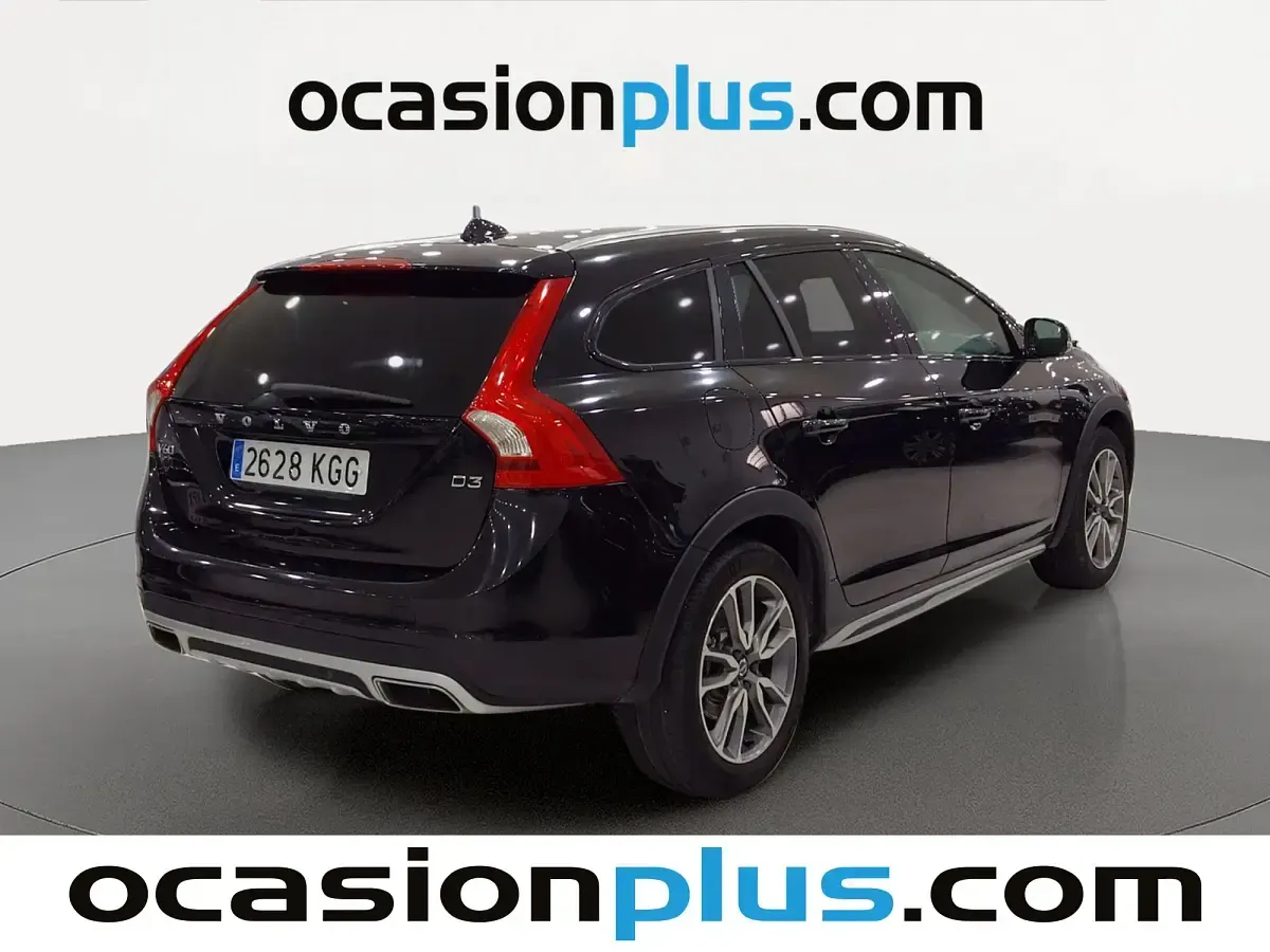 Usado Volvo V60 CC Momentum 150 CV (110 kW) 2017 Negro Familiar