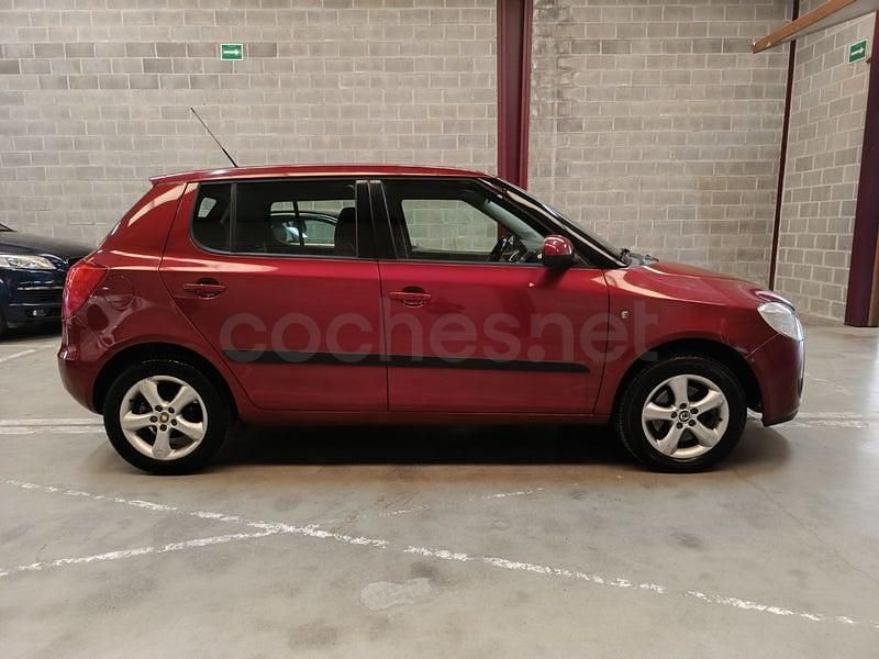 Usado Skoda Fabia Sport 105 CV (77 kW) 2009 Granate Berlina