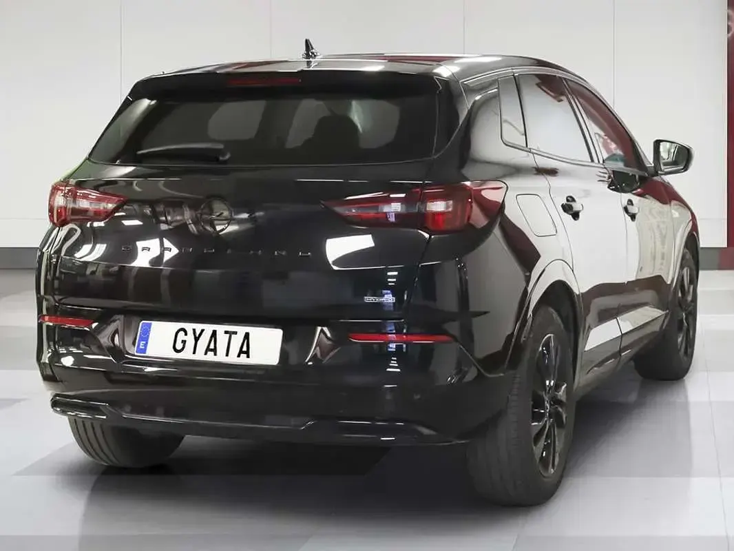 Usado Opel Grandland X 226 CV (166 kW) 2023 Negro SUV