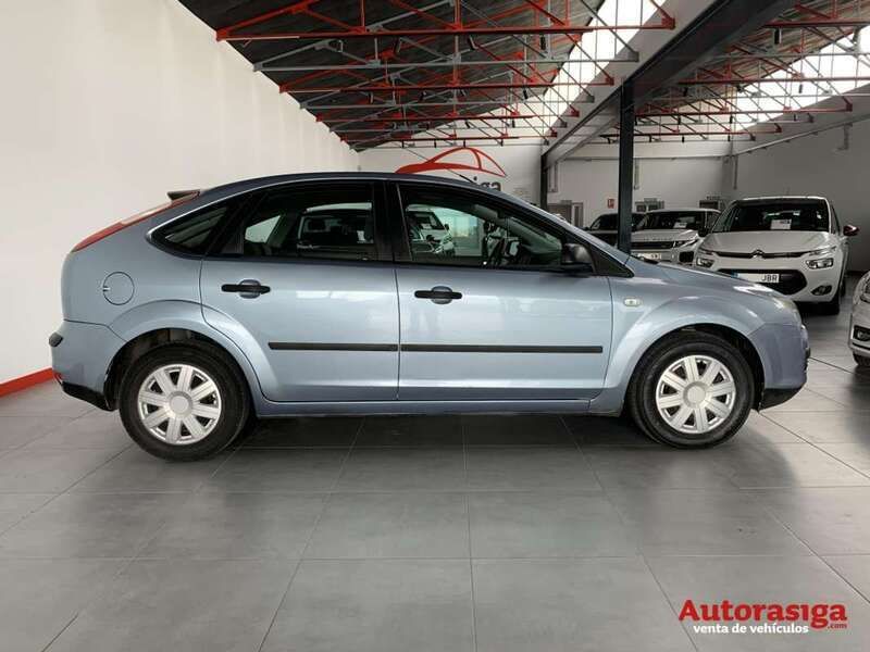 Gris Usado 2006 Ford Focus Trend Utilitario | 6800 € - Imagen 1/2