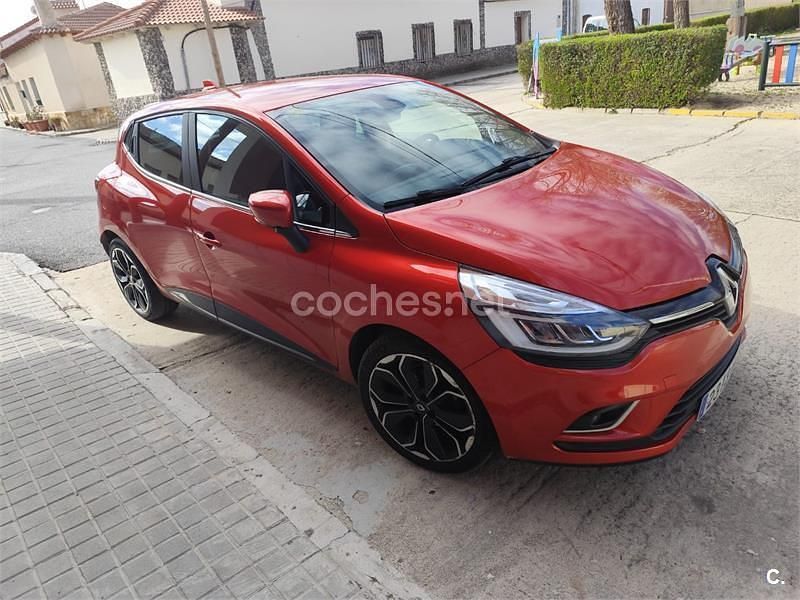 Usado Renault Clio IV Zen 90 CV (66 kW) 2018 Rojo Berlina