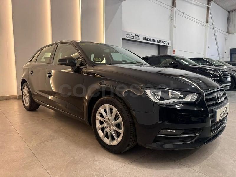 Usado Audi A3 Attraction 110 CV (80 kW) 2014 Negro Berlina