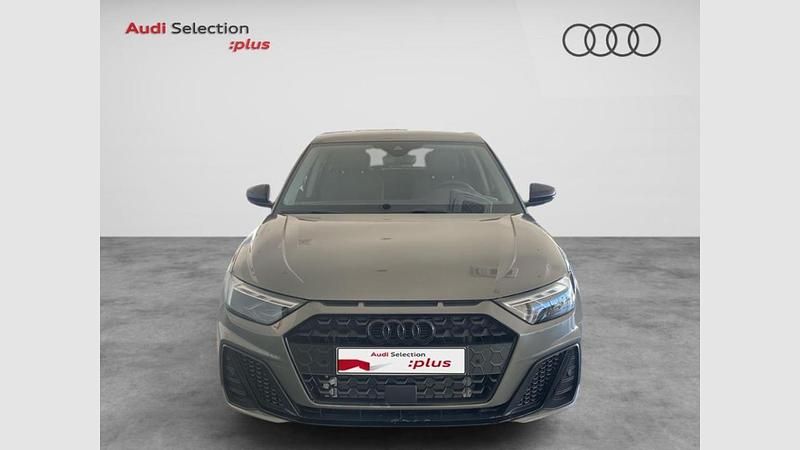 Usado Audi A1 Sportback Black Edition 116 CV (85 kW) 2024 Gris cronos (metalizado)/techo negro mito Utilitario